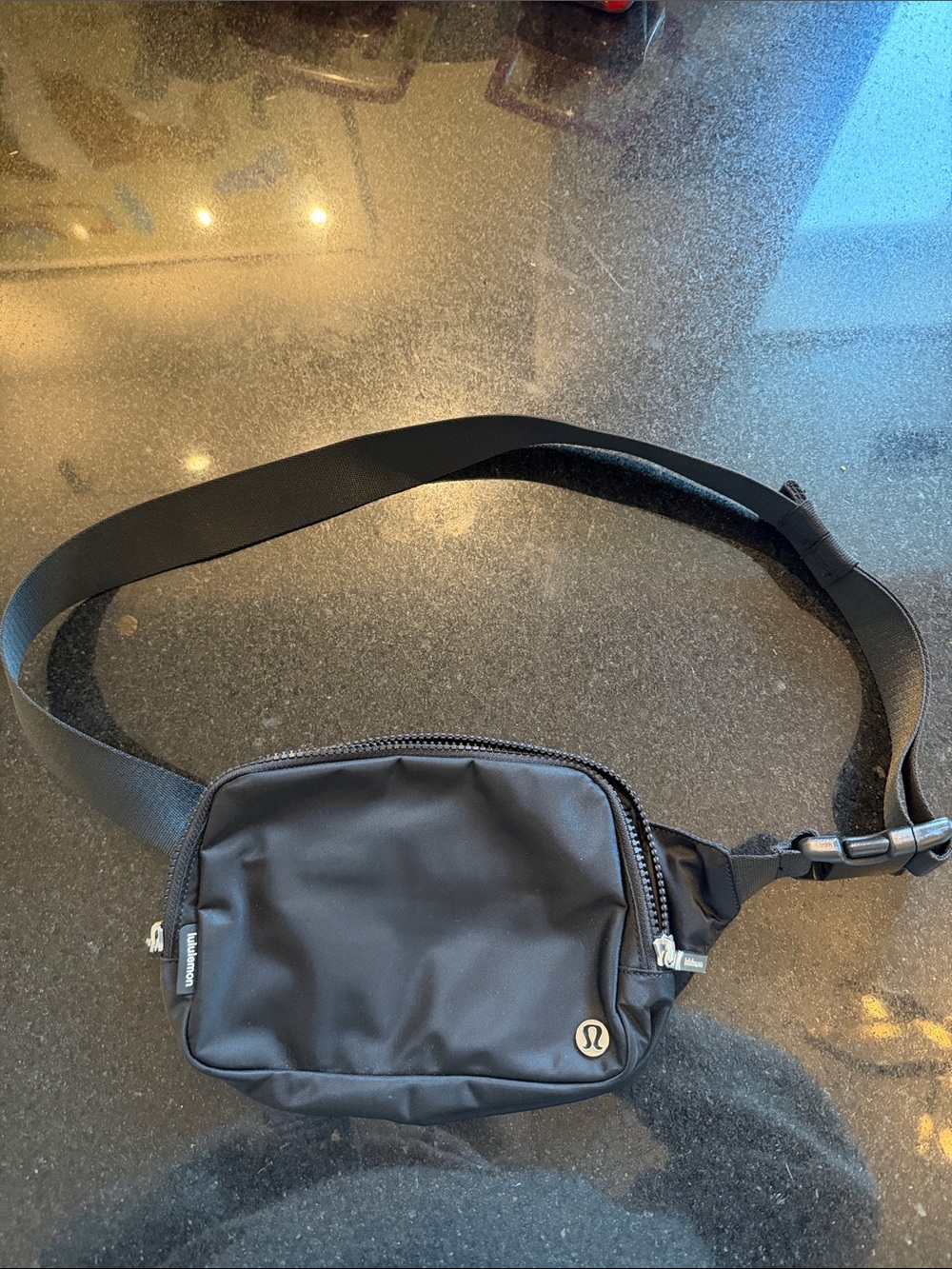 lululemon Everywhere Belt Bag 1L